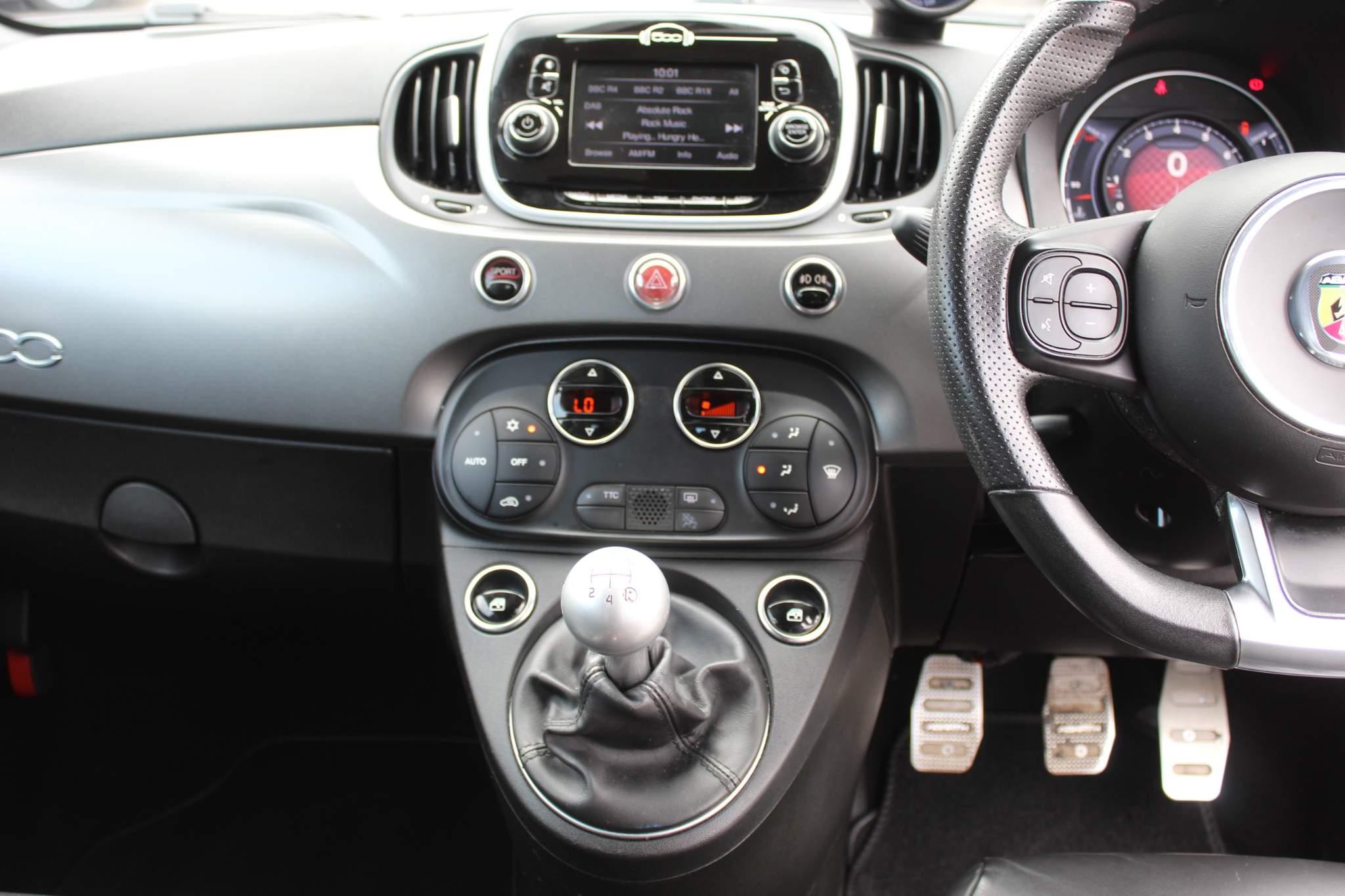 Abarth 595 Image 23