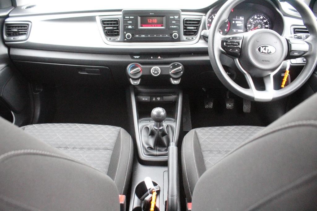 Kia Rio Image 12