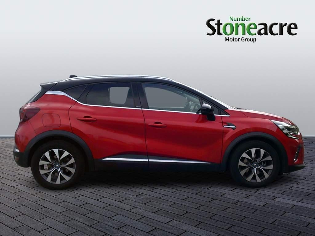 Renault Captur Image 2