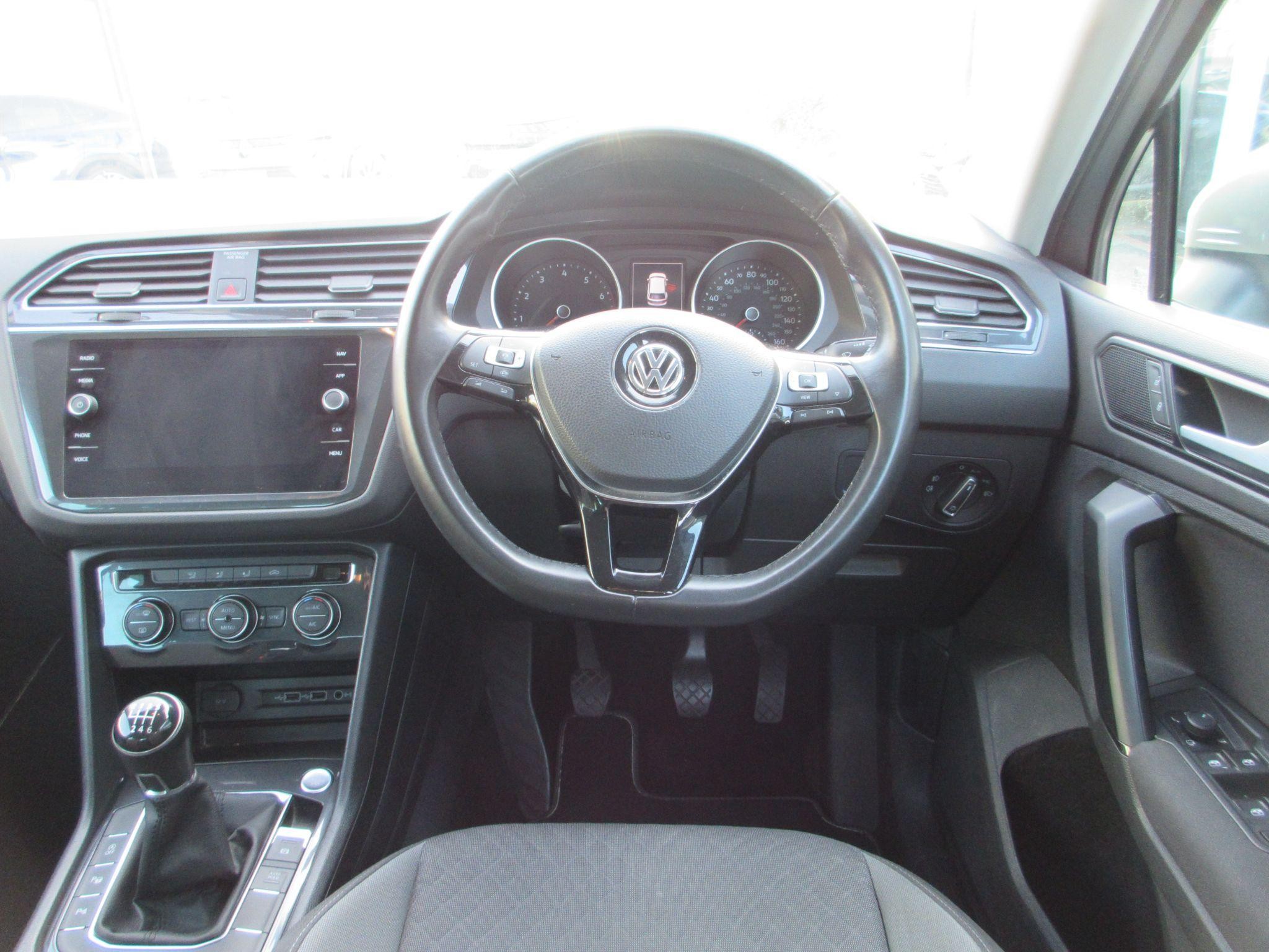 Volkswagen Tiguan Image 12