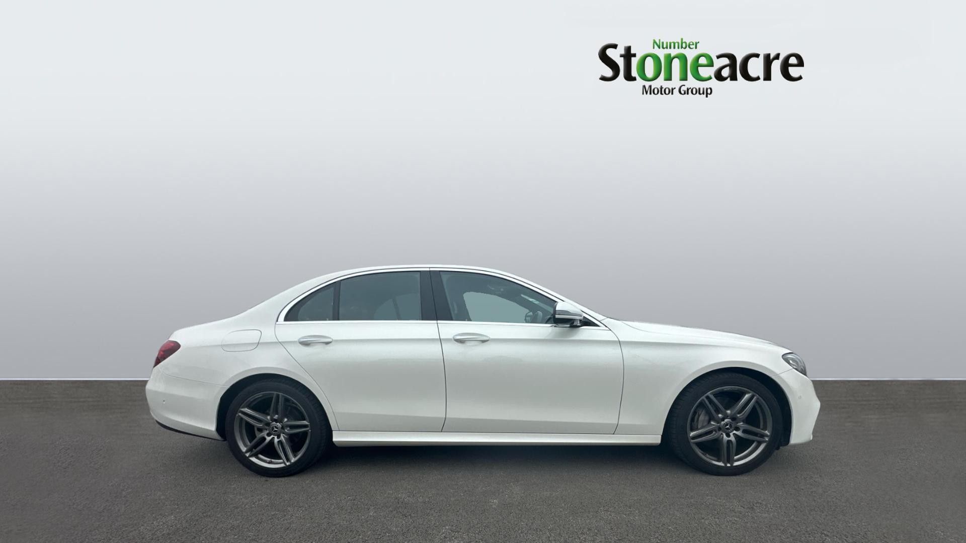 Mercedes-Benz E-Class Image 4