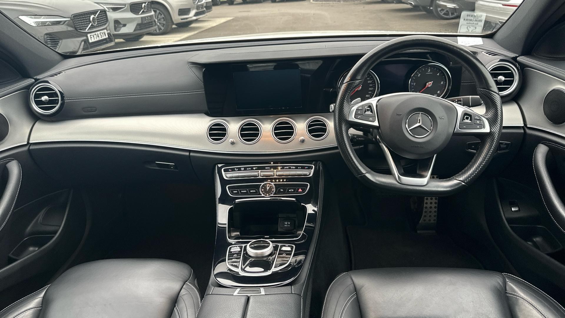 Mercedes-Benz E-Class Image 21