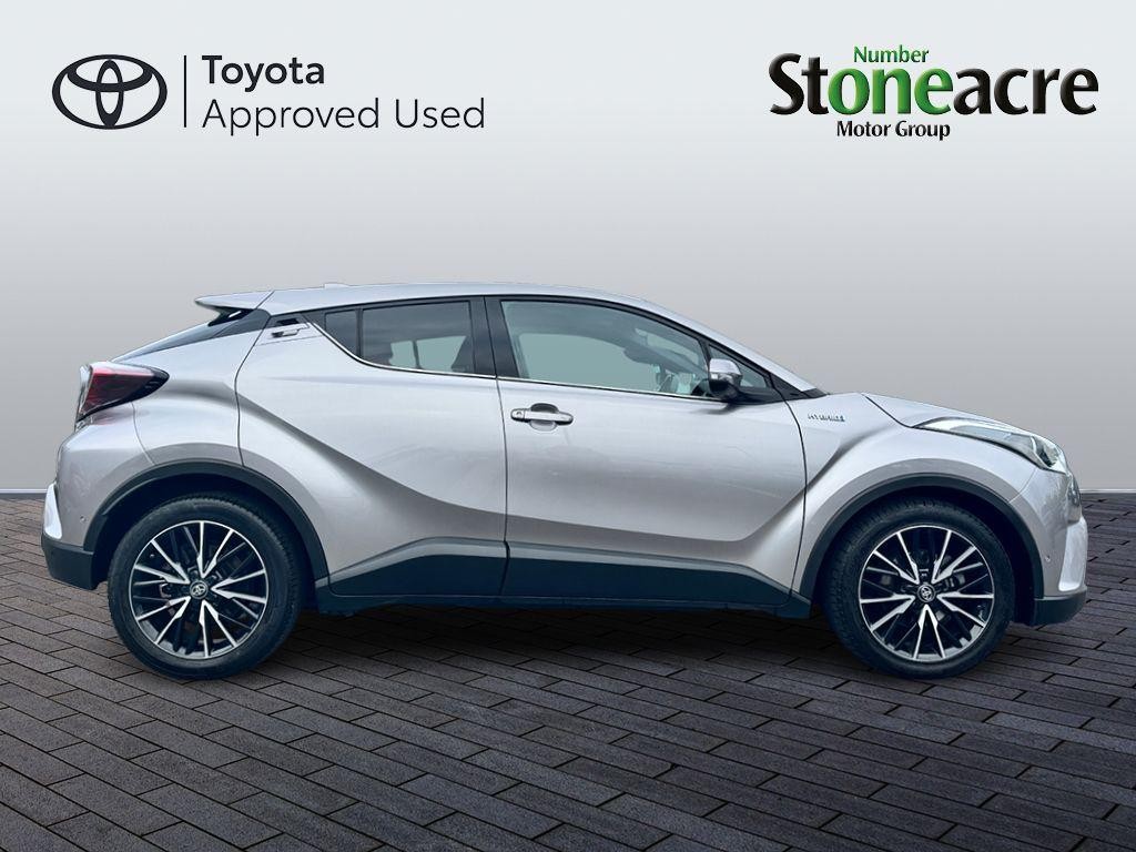 Toyota C-HR Image 4