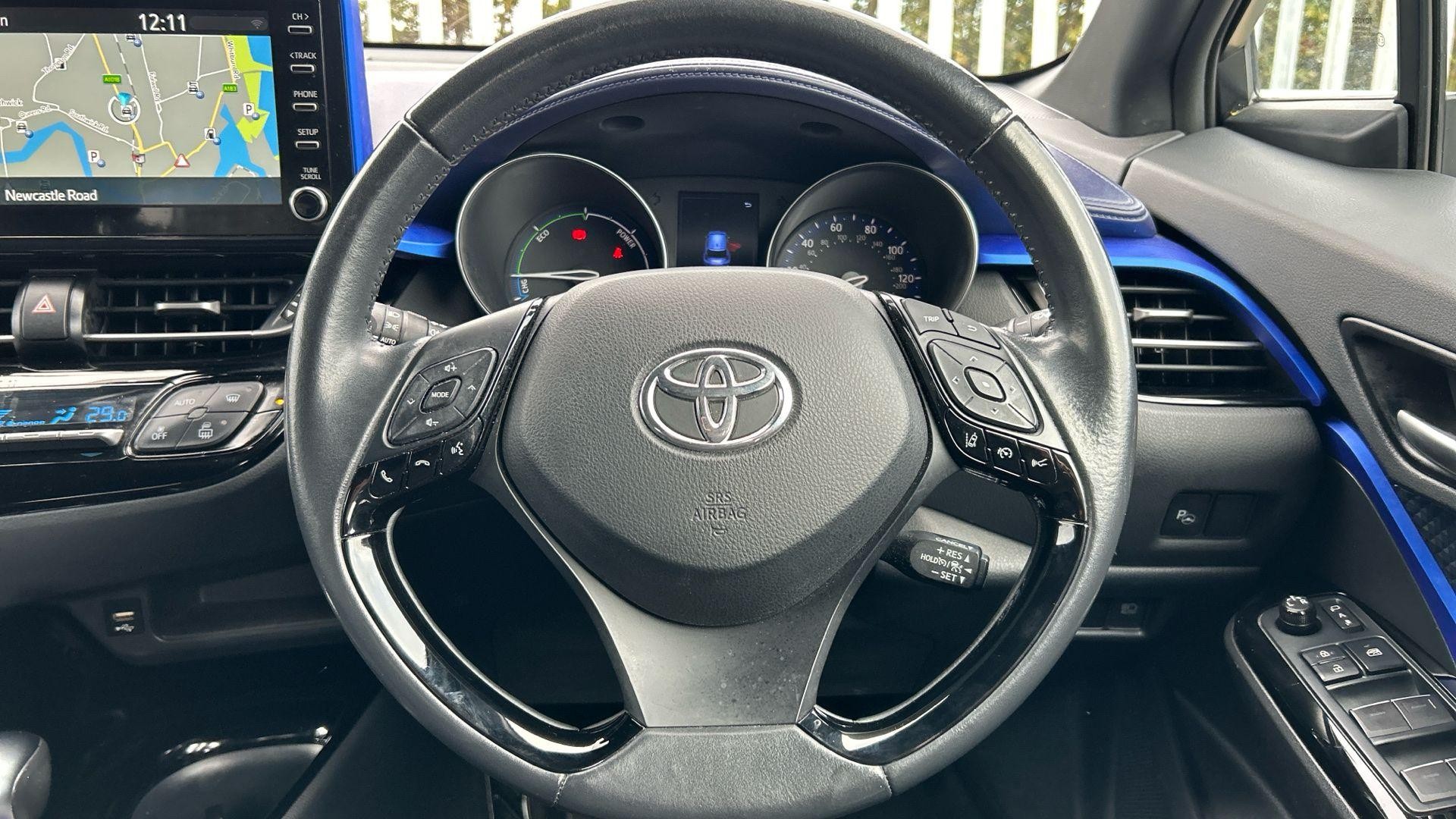 Toyota C-HR Image 12