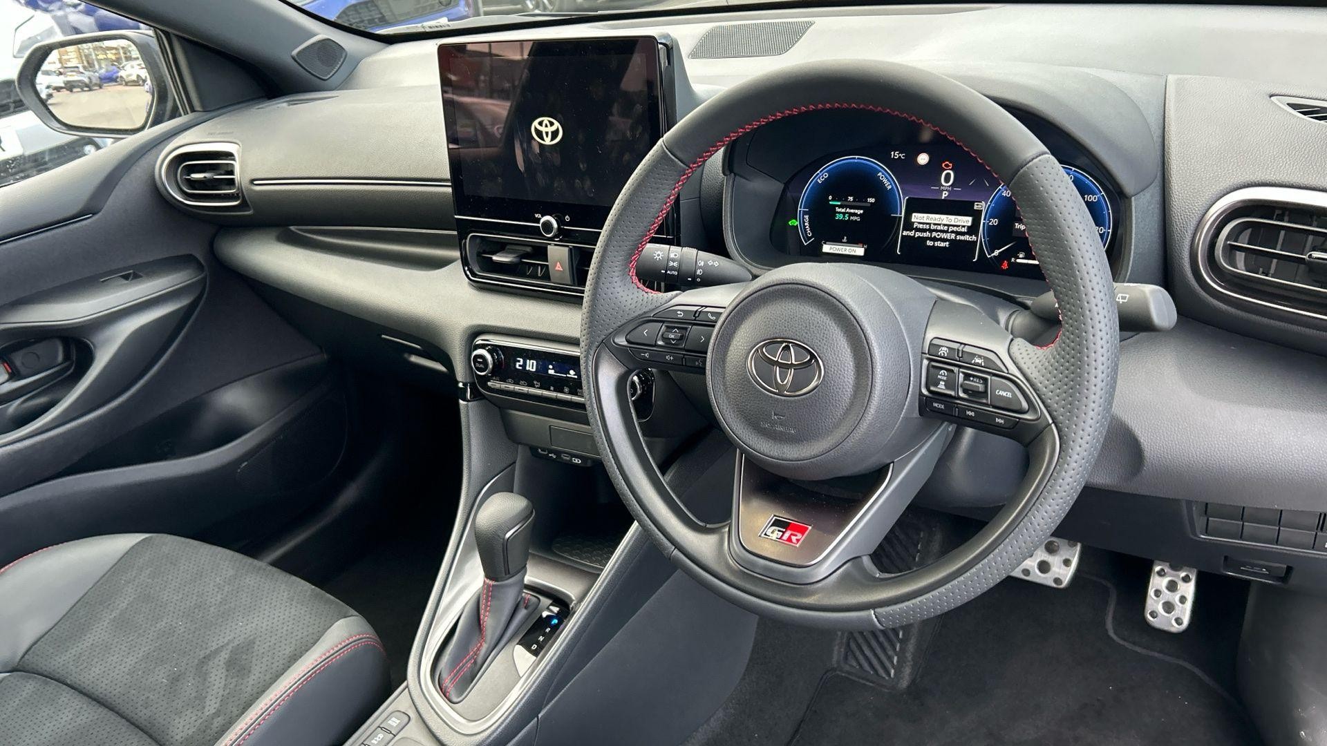 Toyota Yaris Image 12