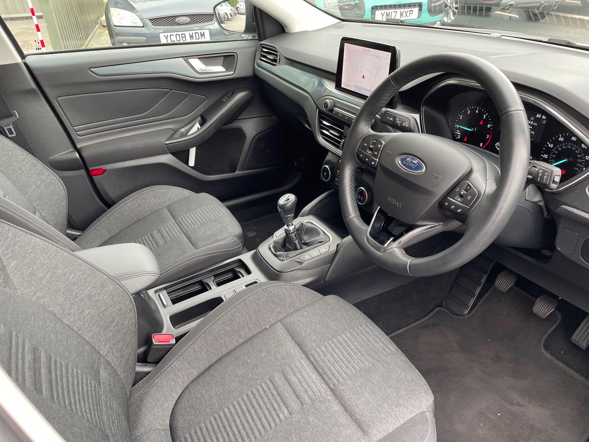 Ford Focus Image 10