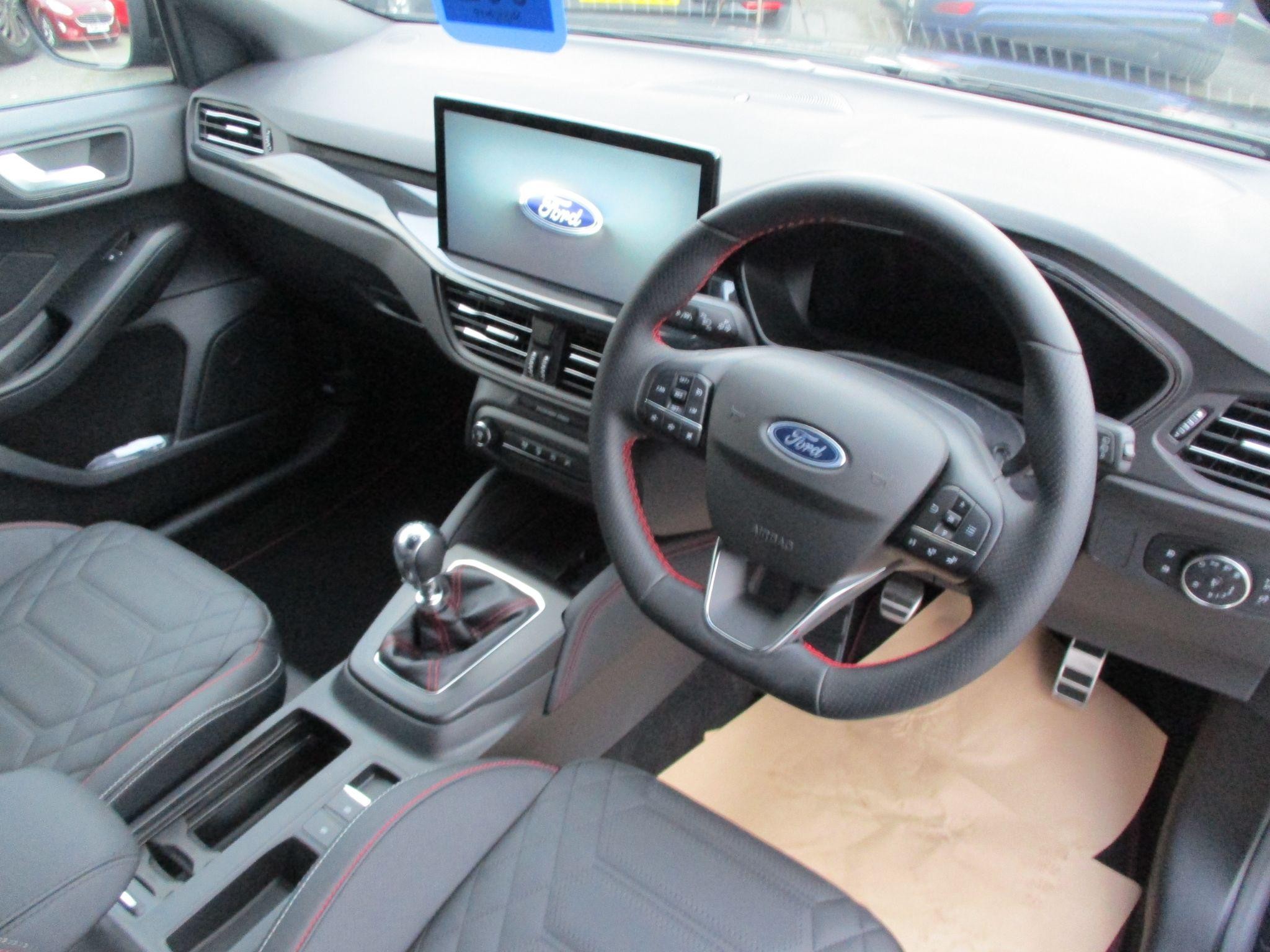 Ford Focus Image 18