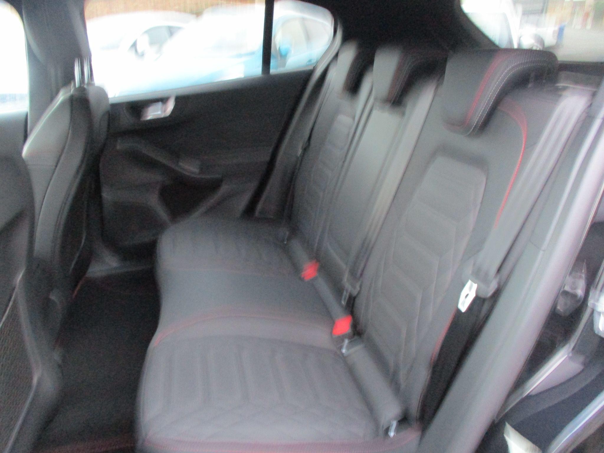 Ford Focus Image 22