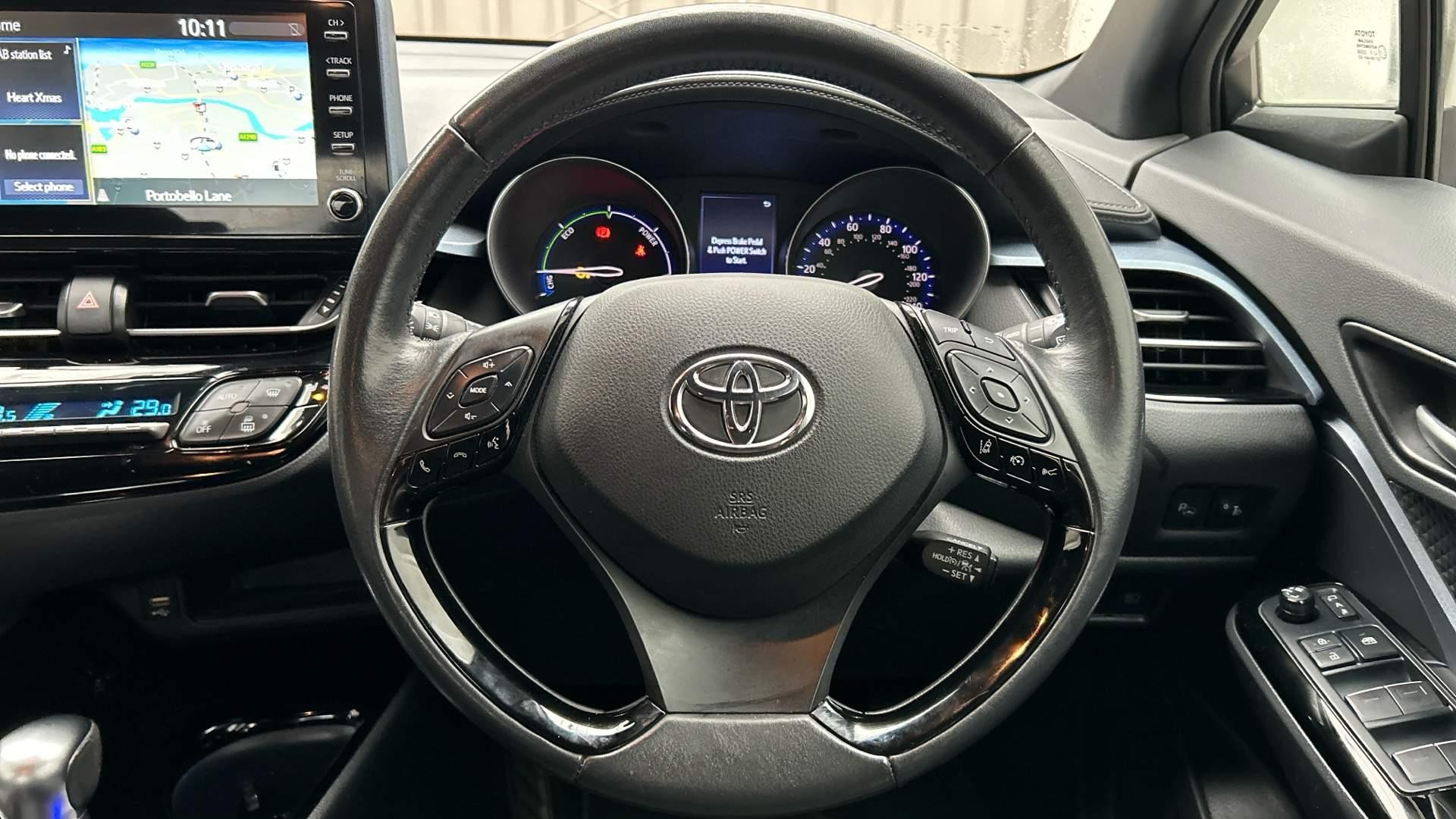 Toyota C-HR Image 12