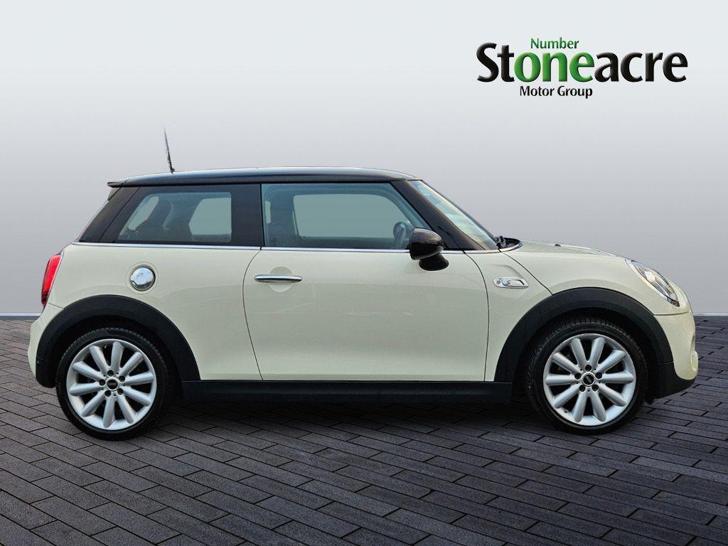 MINI Hatch Image 2