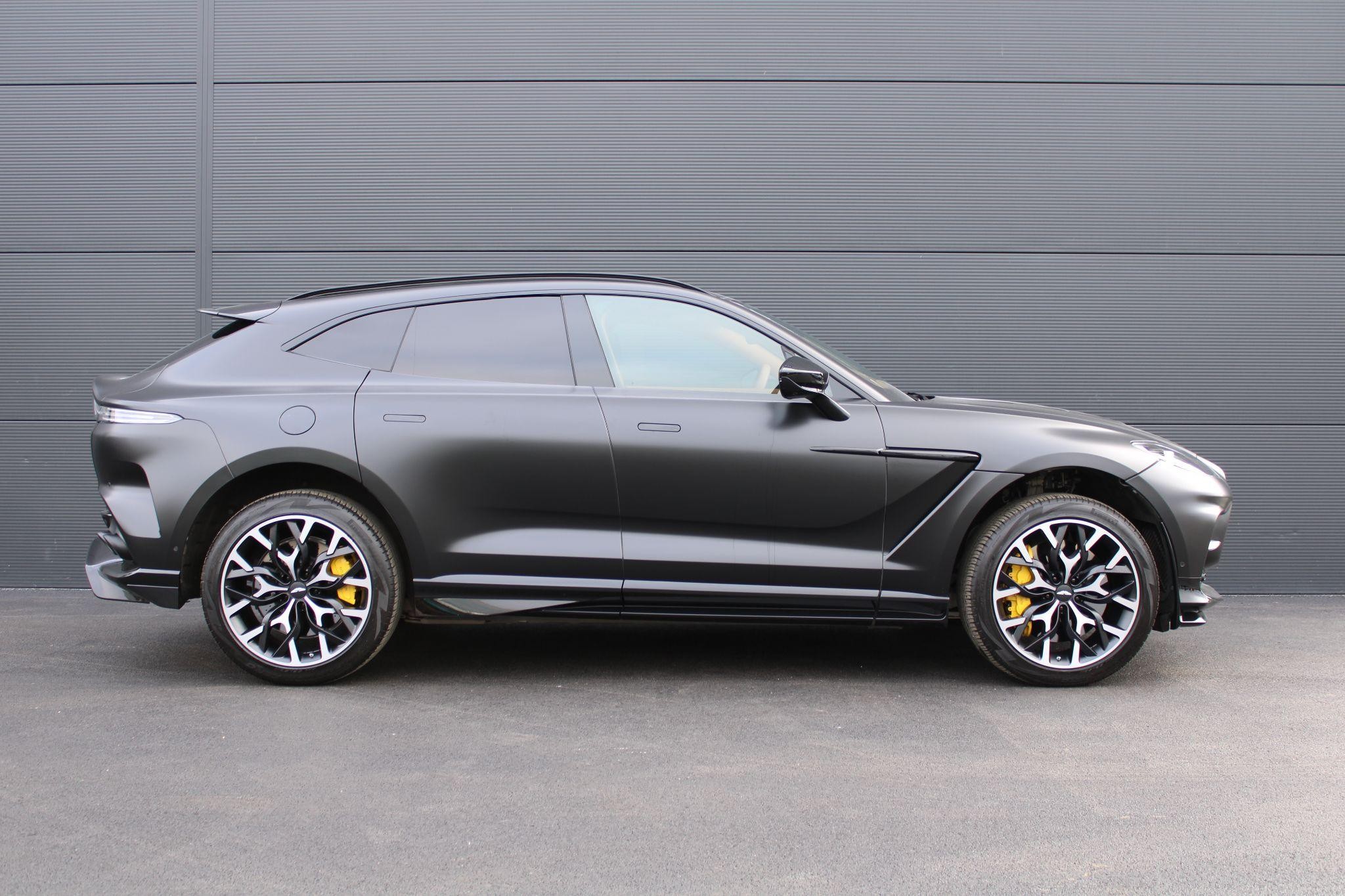 Aston Martin DBX Image 32