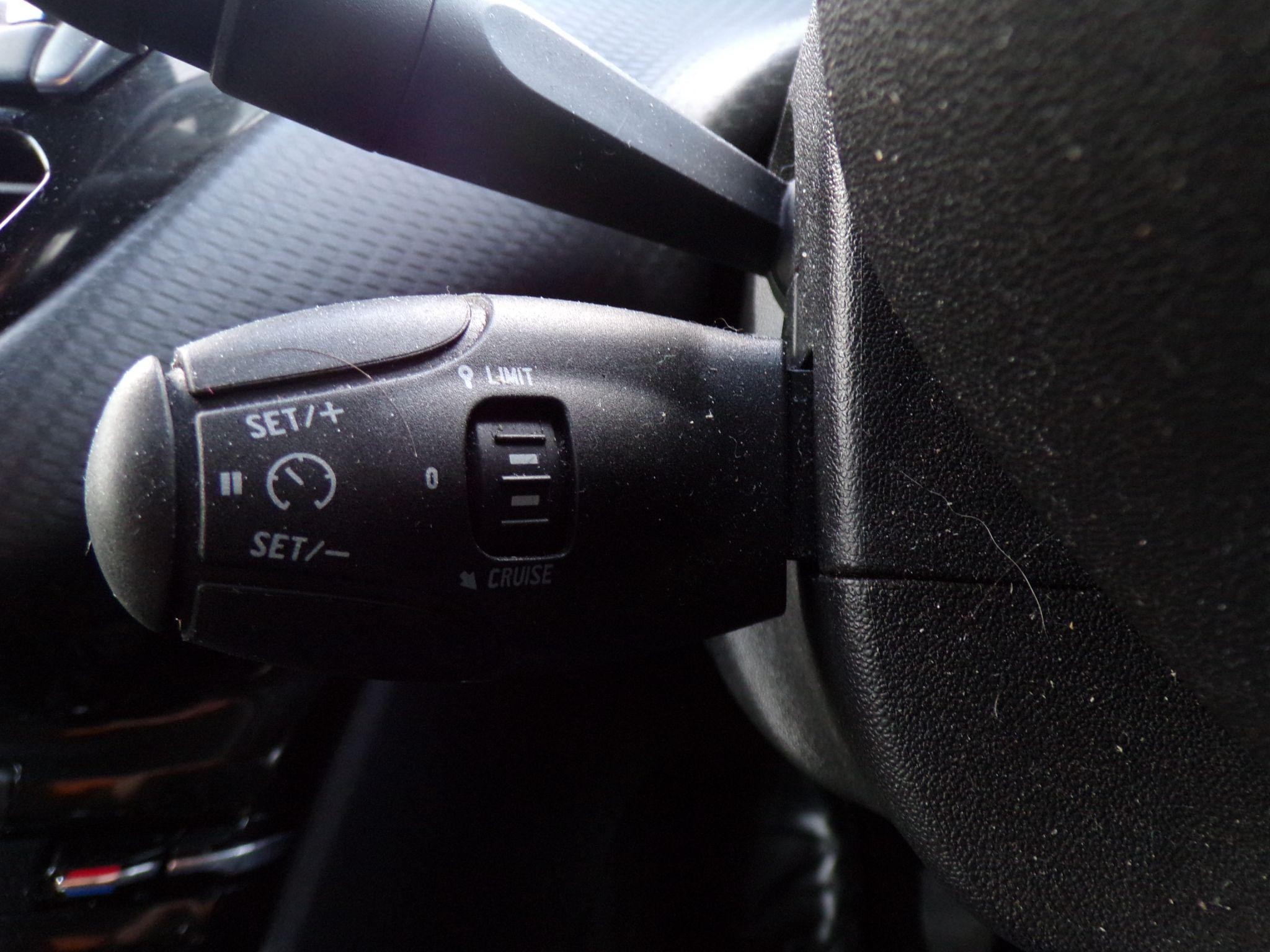 Peugeot 208 Image 15