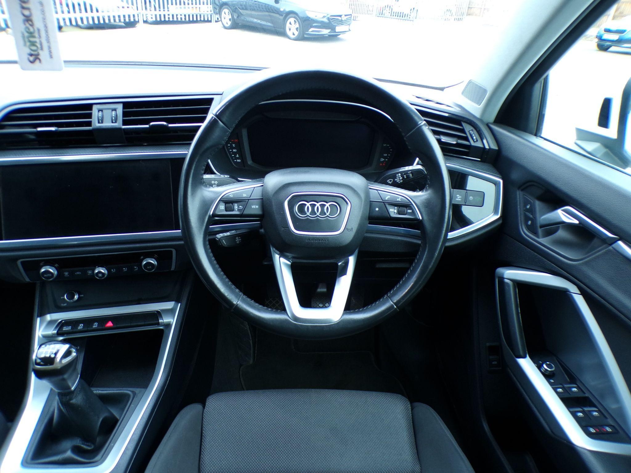 Audi Q3 Image 16