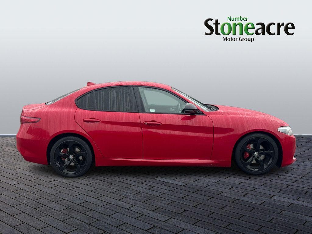 Alfa Romeo Giulia Image 2