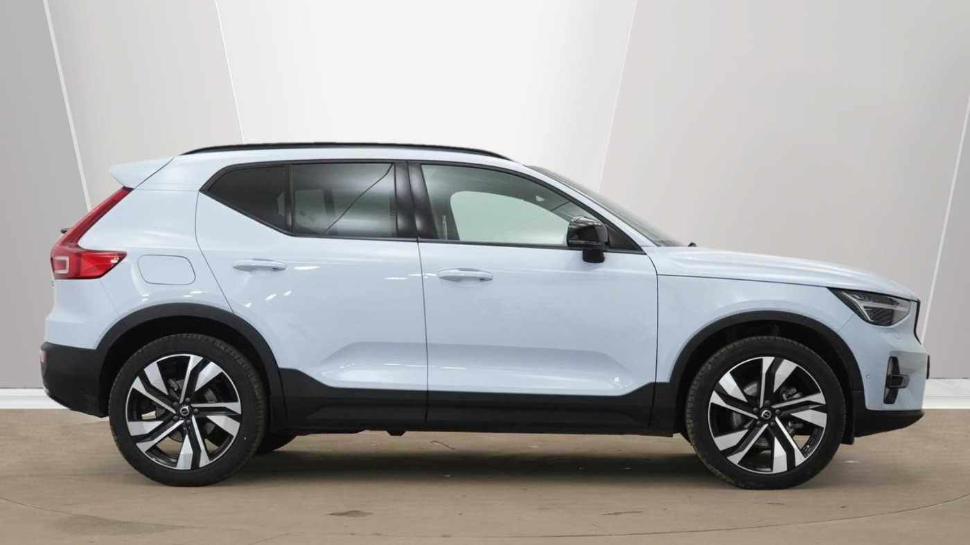 Volvo XC40 Image 2