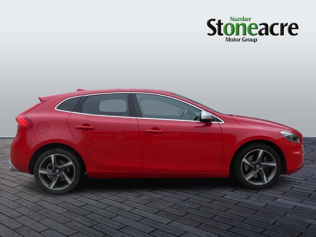 Volvo V40 Image 2