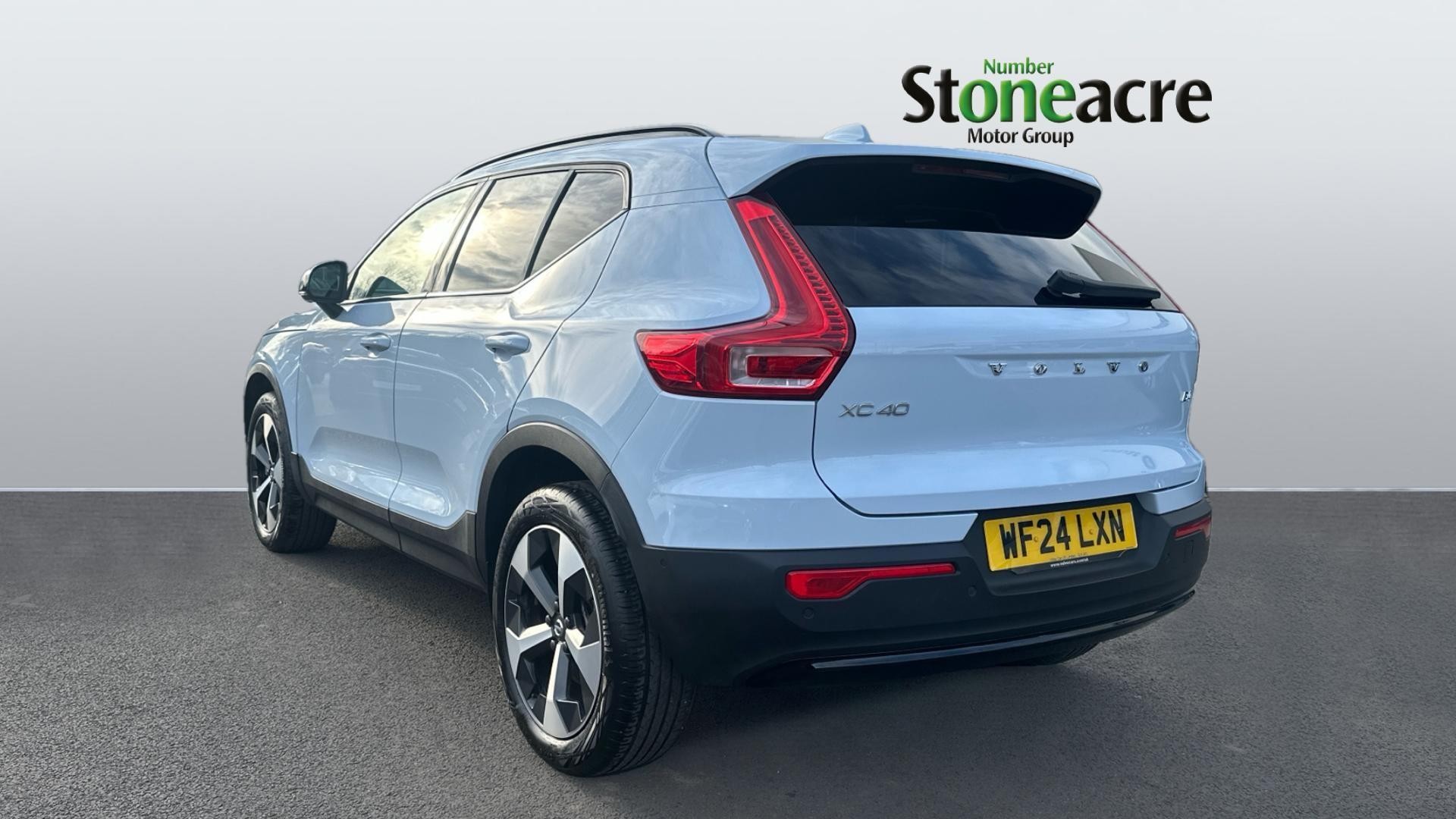 Volvo XC40 Image 2