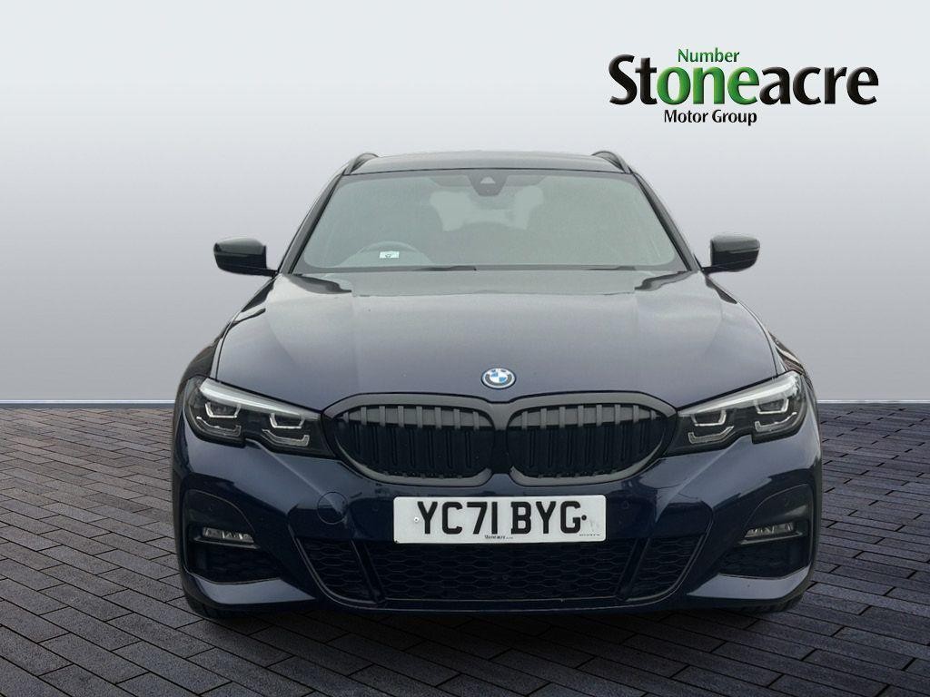 BMW 3 Series Image 8