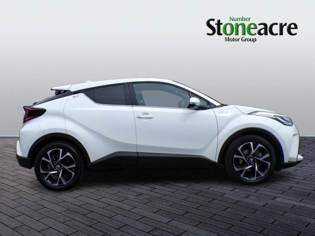 Toyota C-HR Image 2