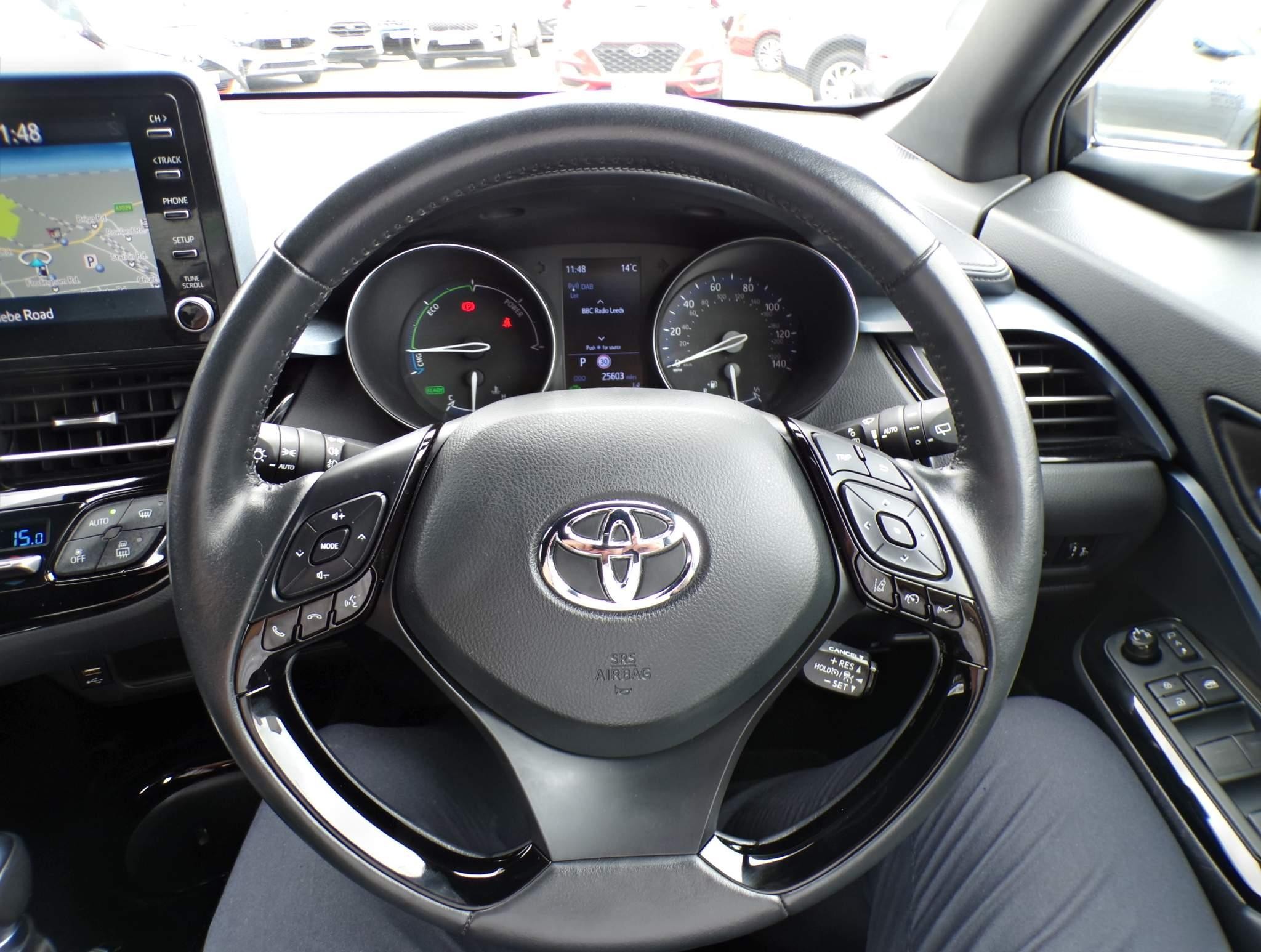 Toyota C-HR Image 16