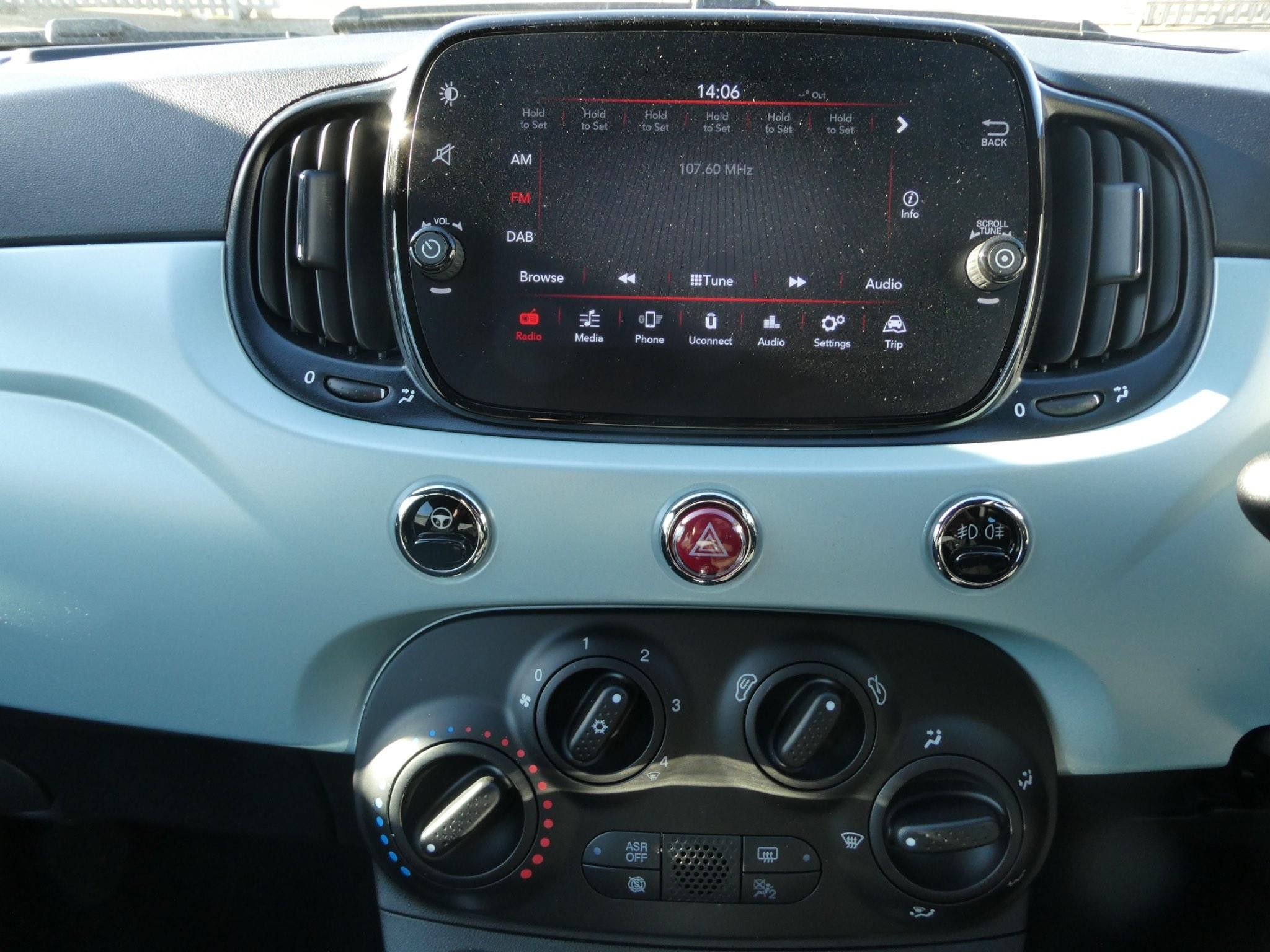 Fiat 500c Hybrid Image 14