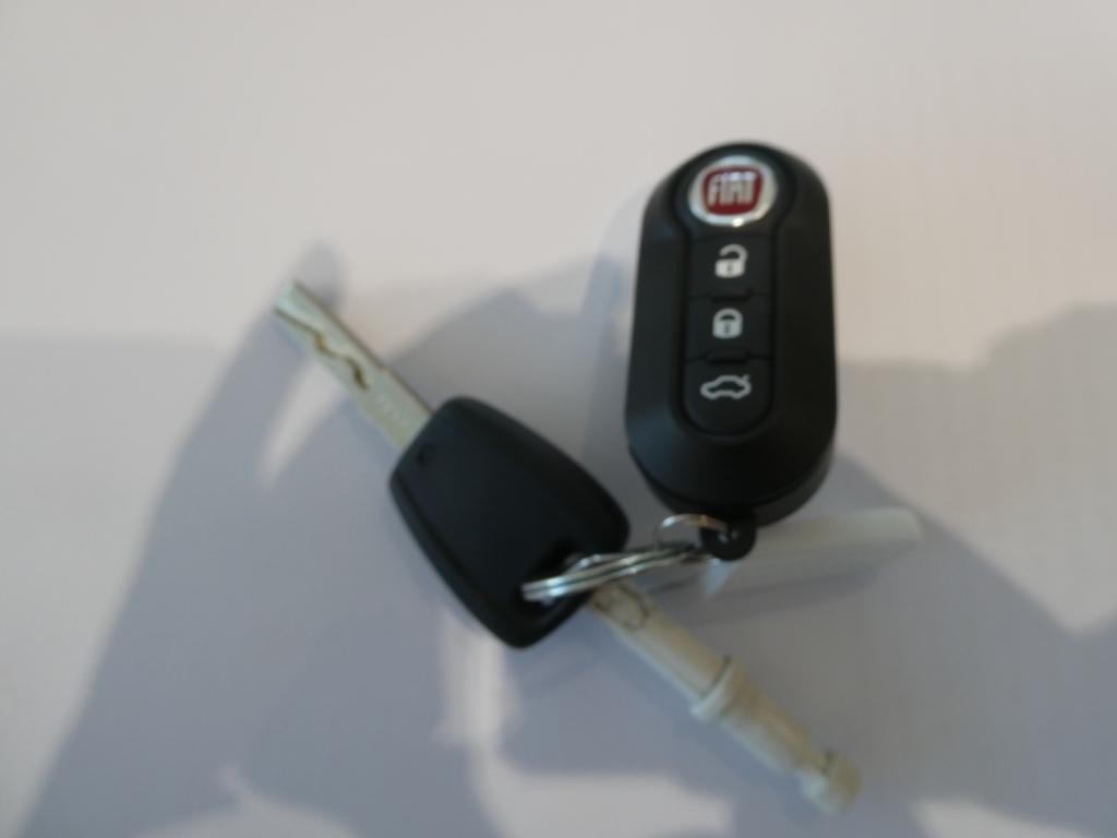 Fiat 500c Hybrid Image 24