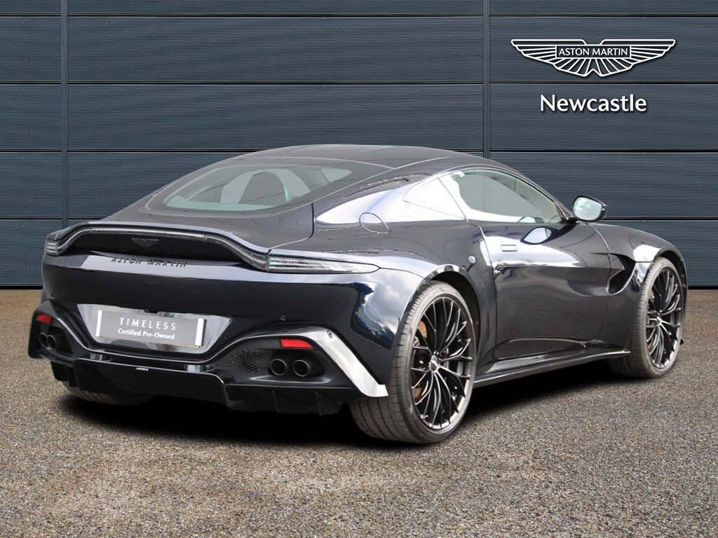 Aston Martin Vantage Image 14