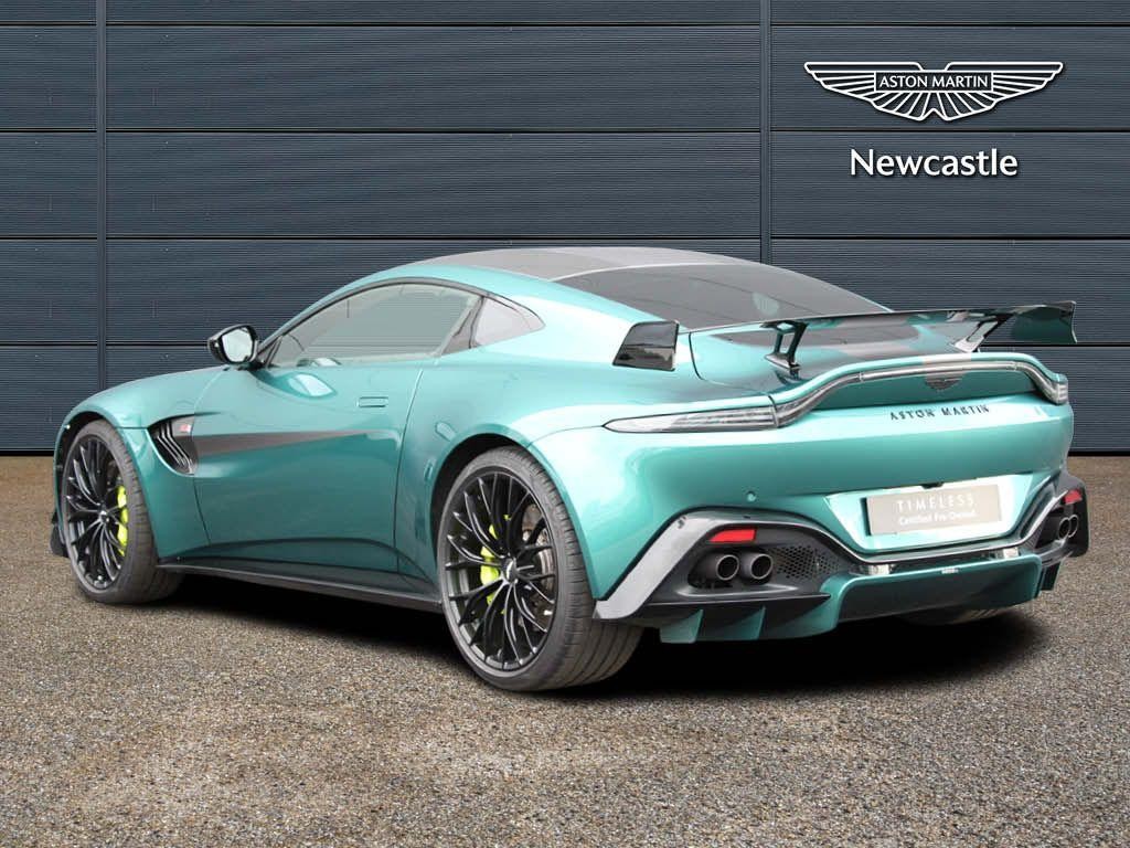 Aston Martin Vantage Image 2