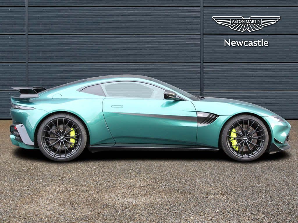 Aston Martin Vantage Image 43