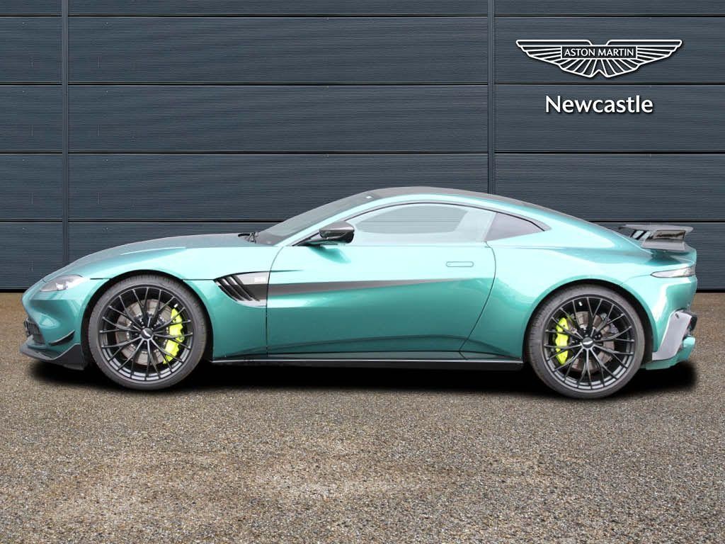 Aston Martin Vantage Image 46