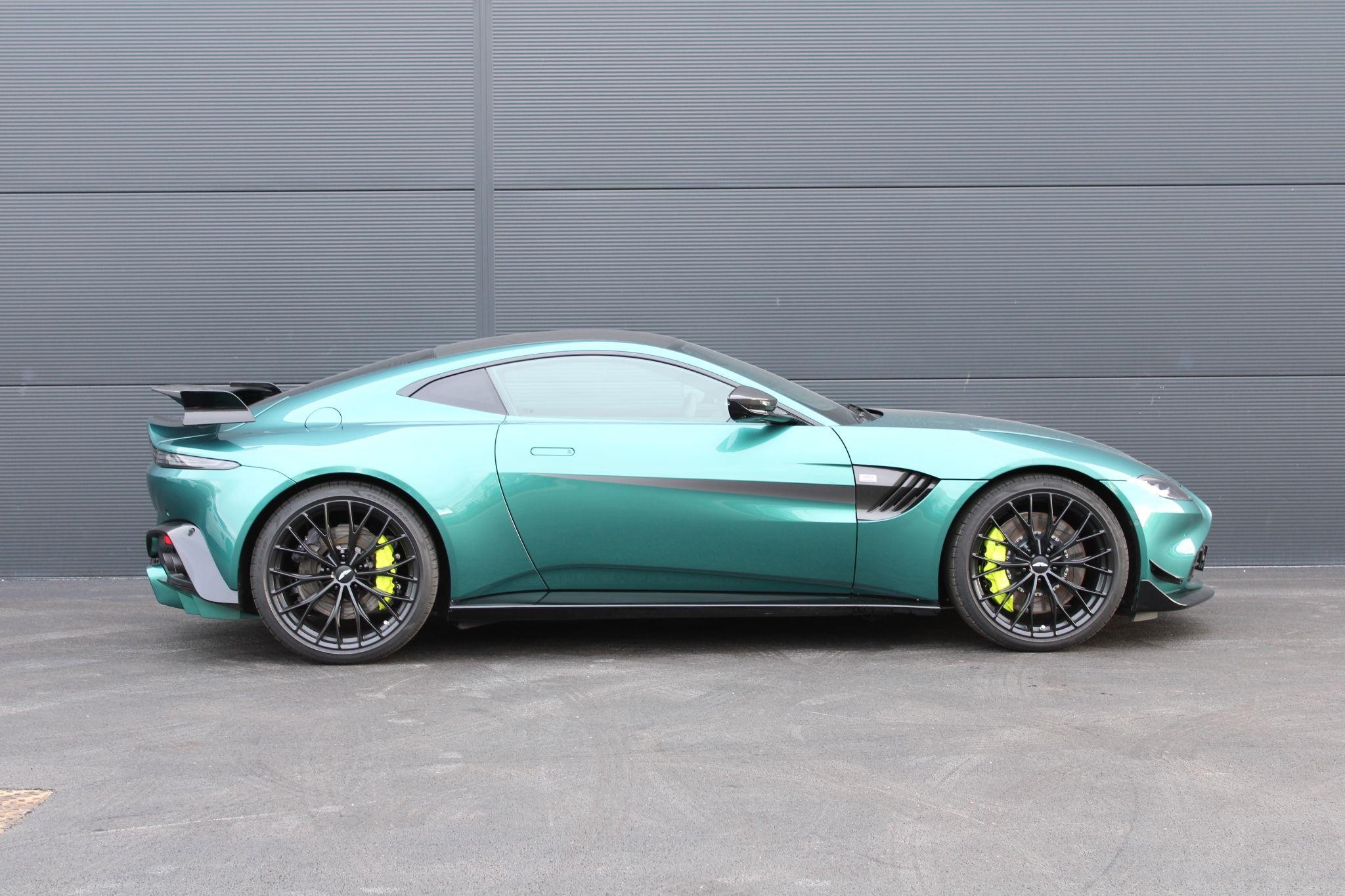 Aston Martin Vantage Image 49