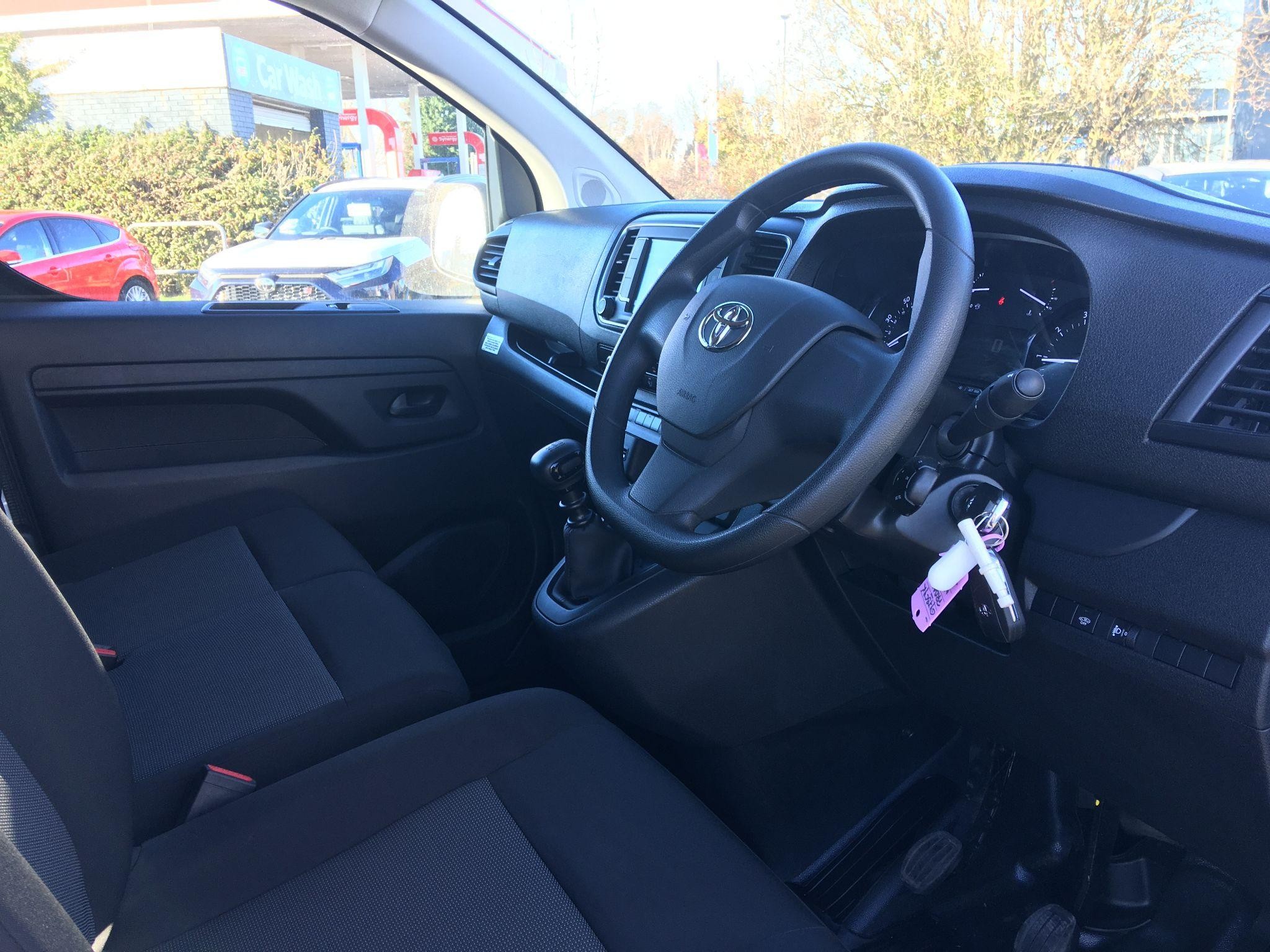 Toyota Proace Image 13