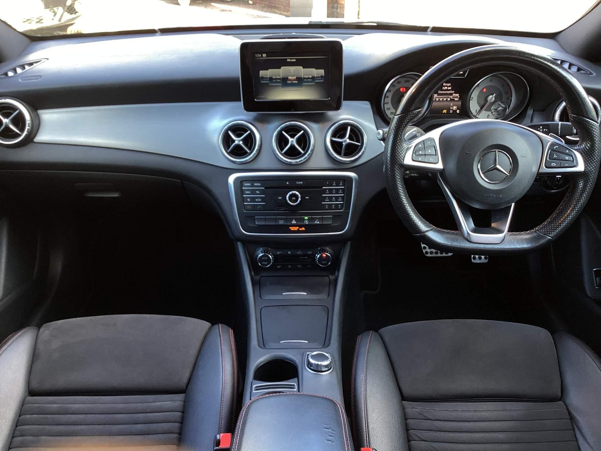 Mercedes-Benz CLA Image 12