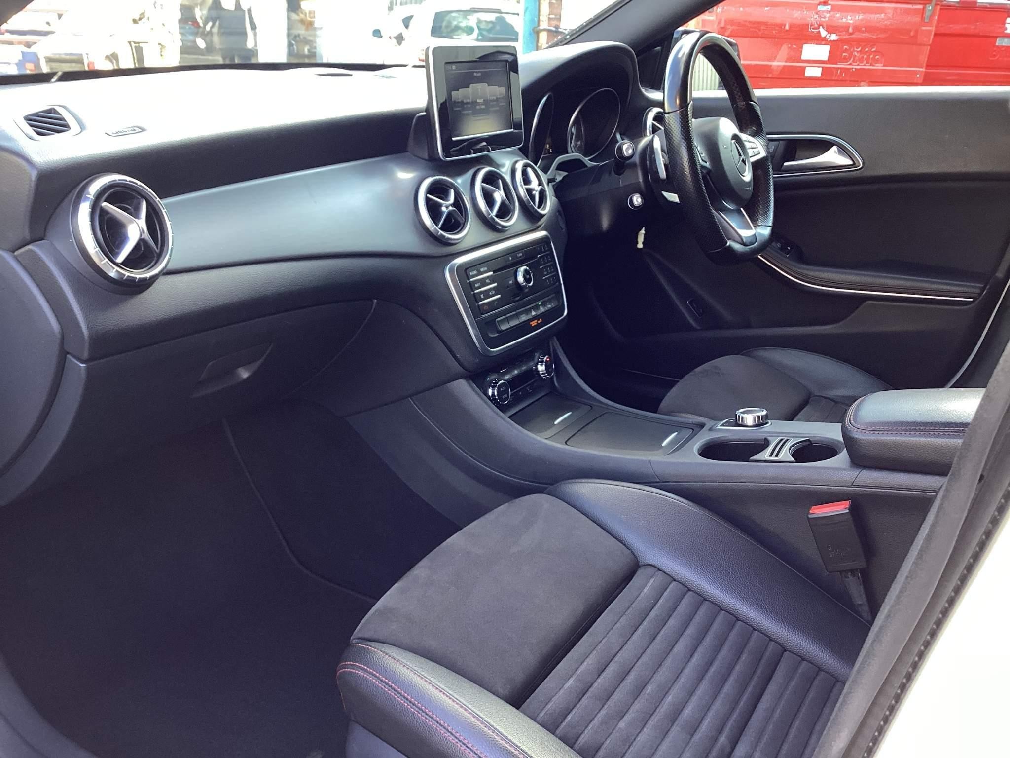 Mercedes-Benz CLA Image 13