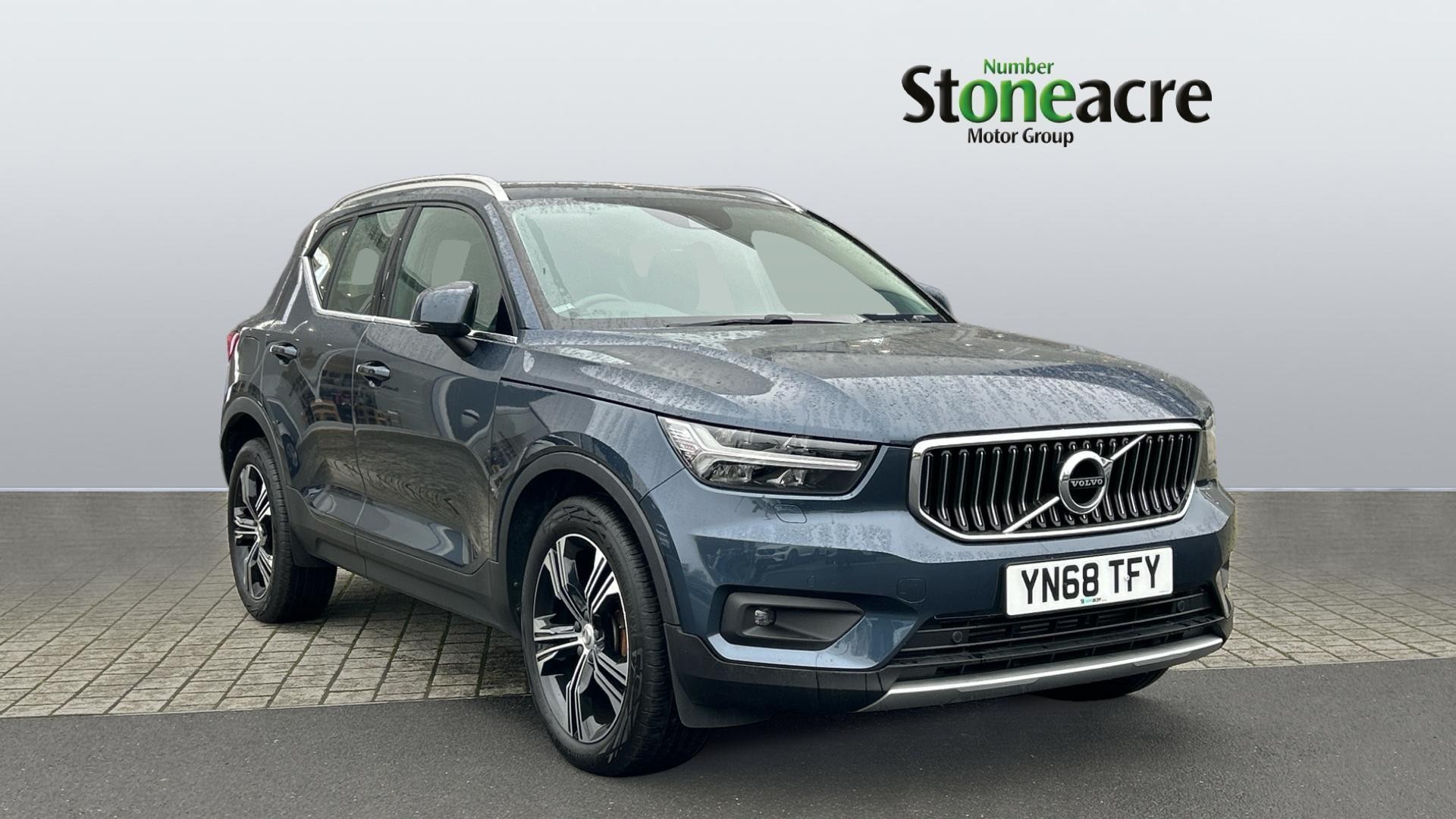 Volvo XC40 Image 1