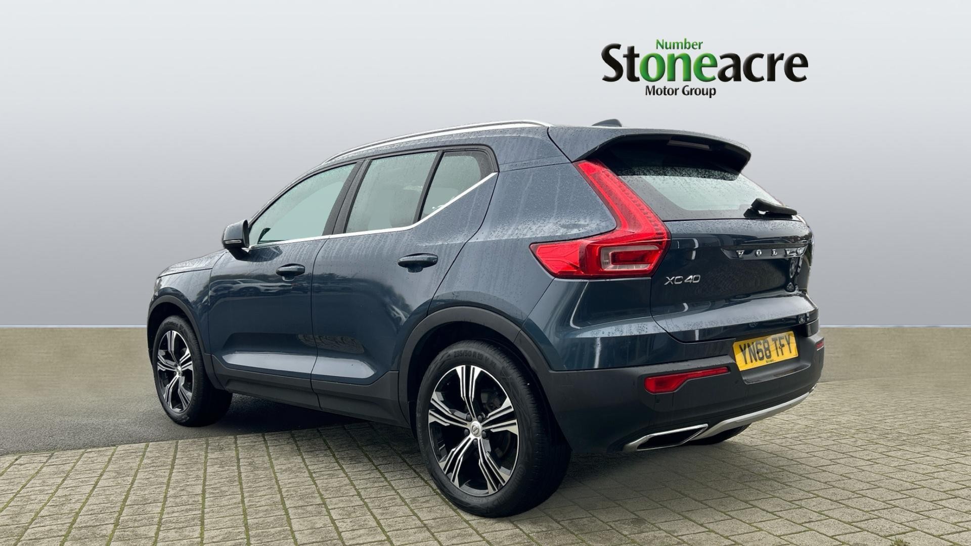 Volvo XC40 Image 2