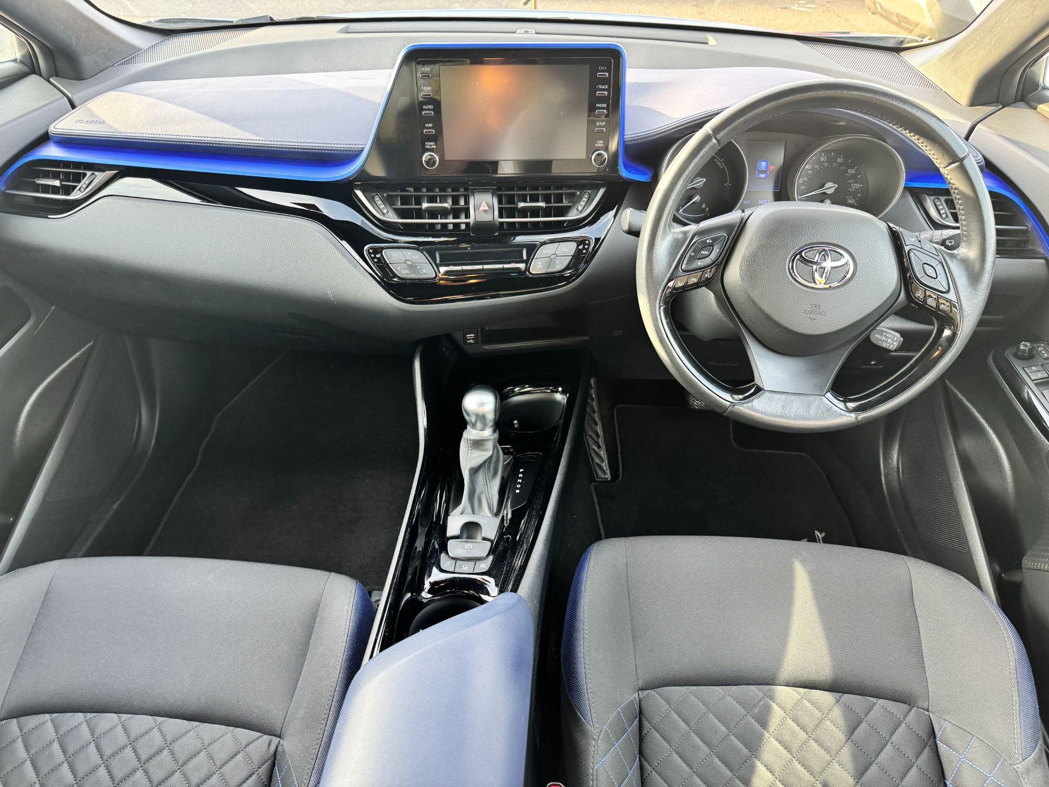 Toyota C-HR Image 17