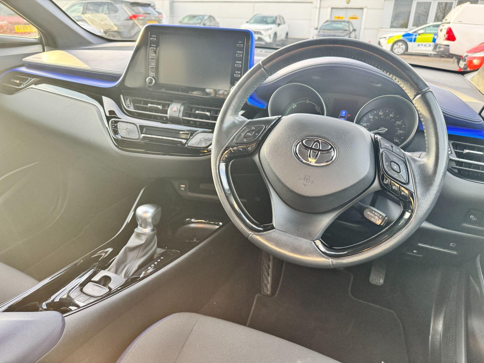 Toyota C-HR Image 18