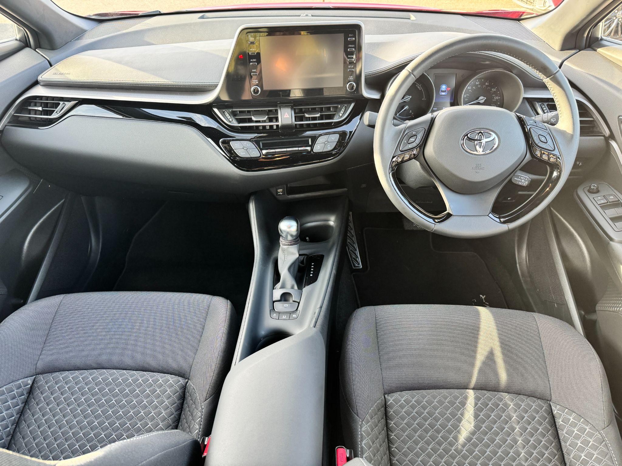 Toyota C-HR Image 17