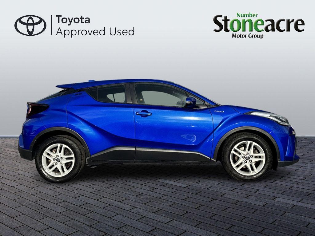 Toyota C-HR Image 4