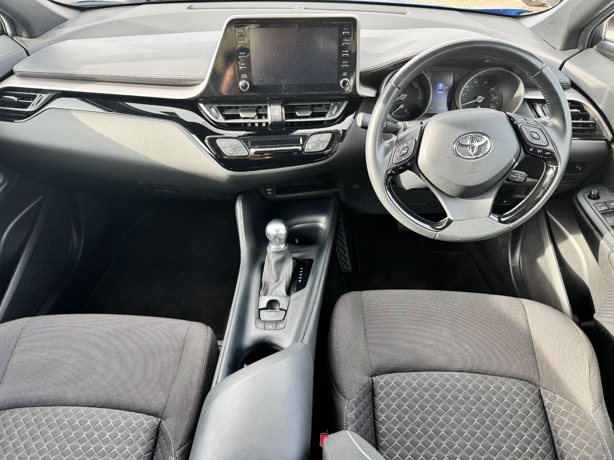 Toyota C-HR Image 17