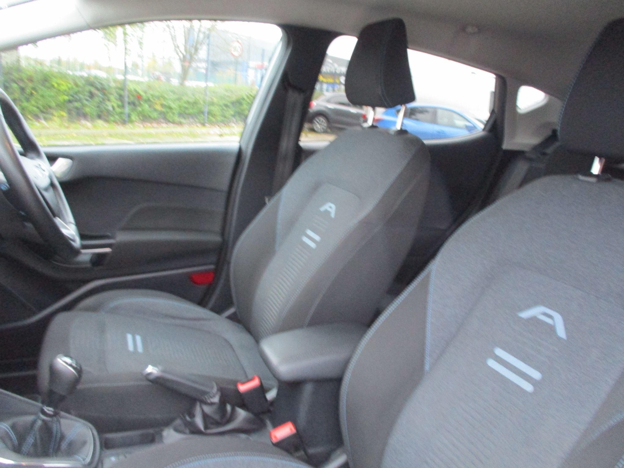 Ford Fiesta Image 21