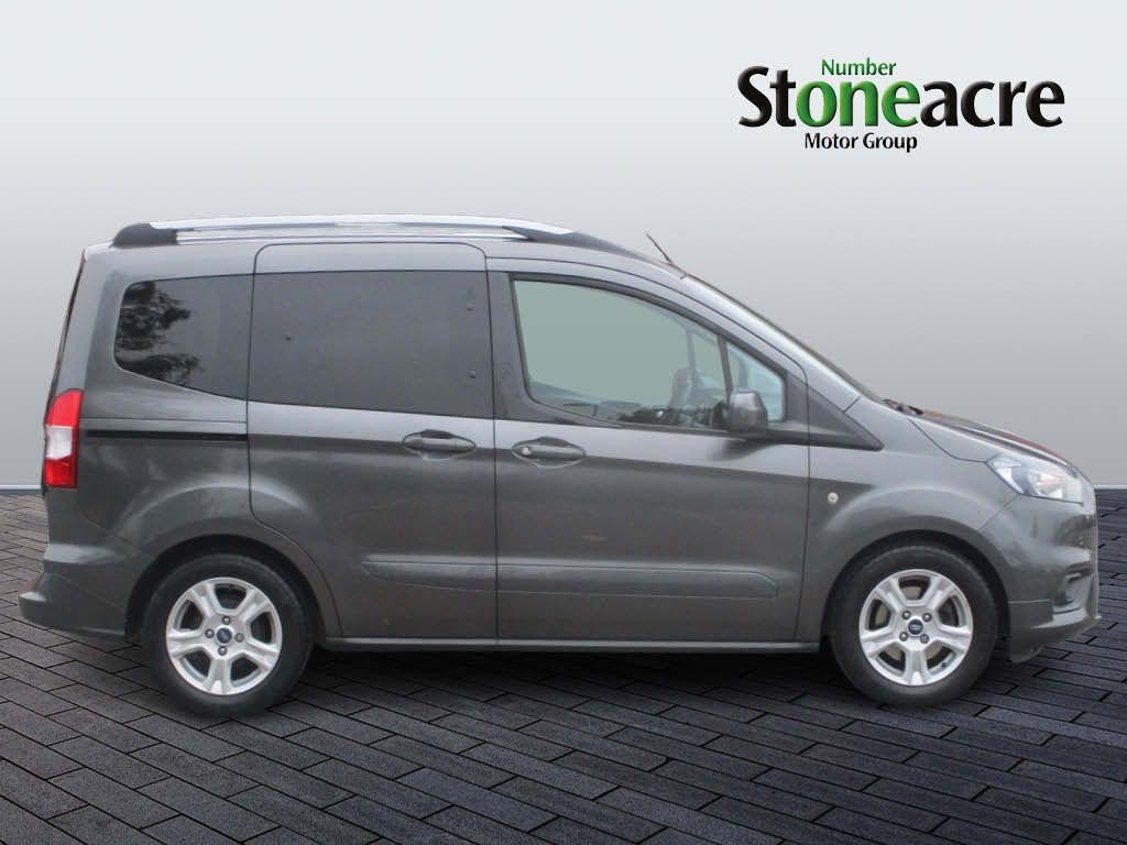 Ford Tourneo Courier Image 2