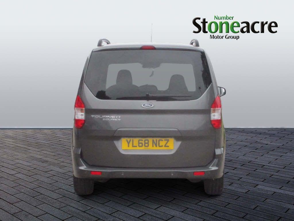 Ford Tourneo Courier Image 4