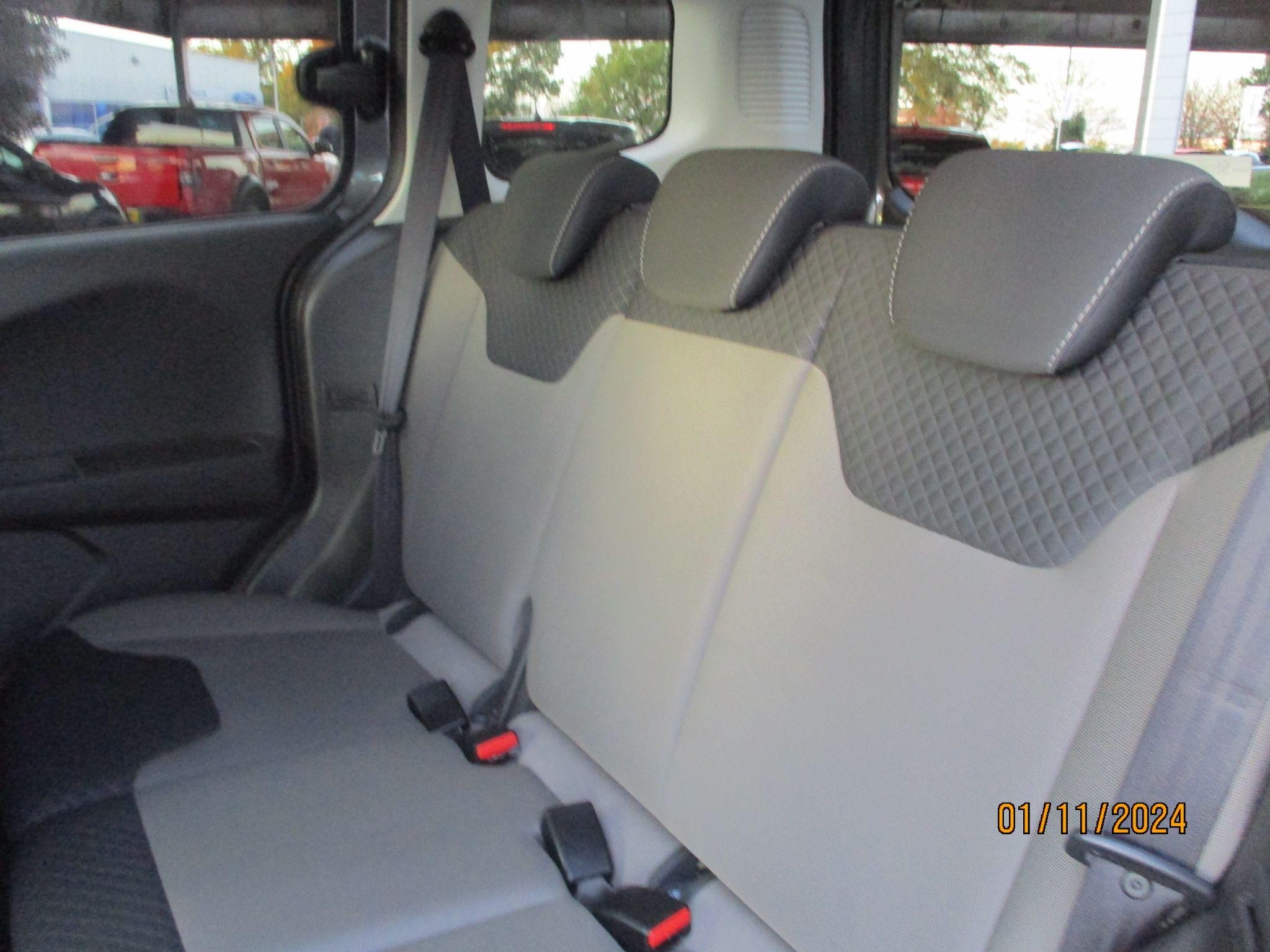 Ford Tourneo Courier Image 18