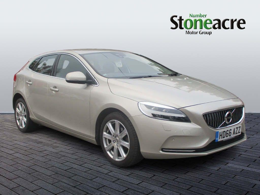 Volvo V40 Image 1