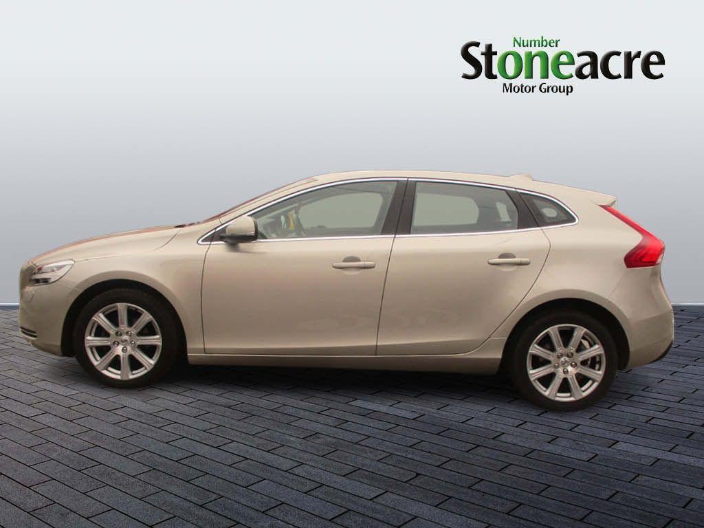 Volvo V40 Image 6