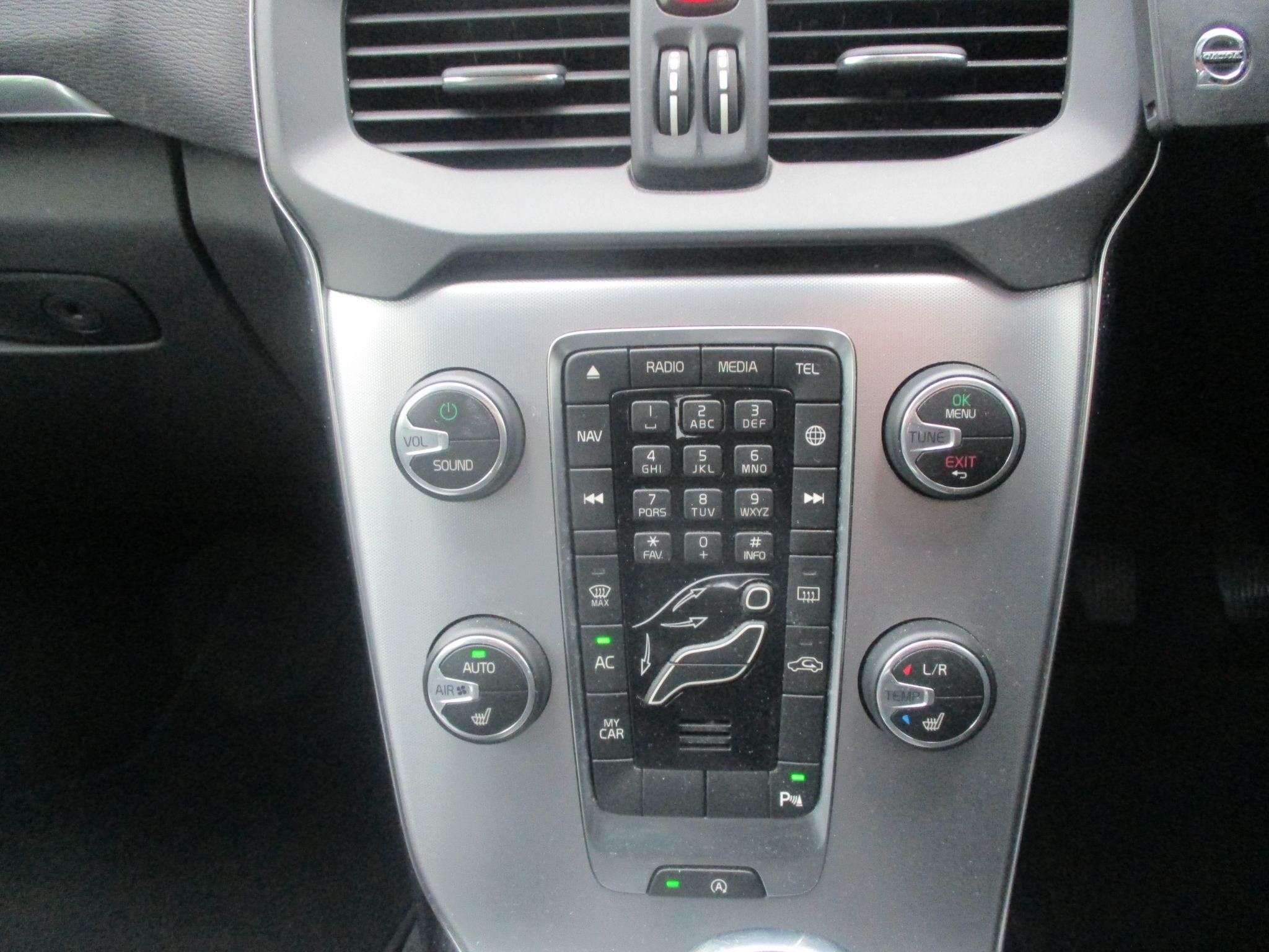 Volvo V40 Image 21