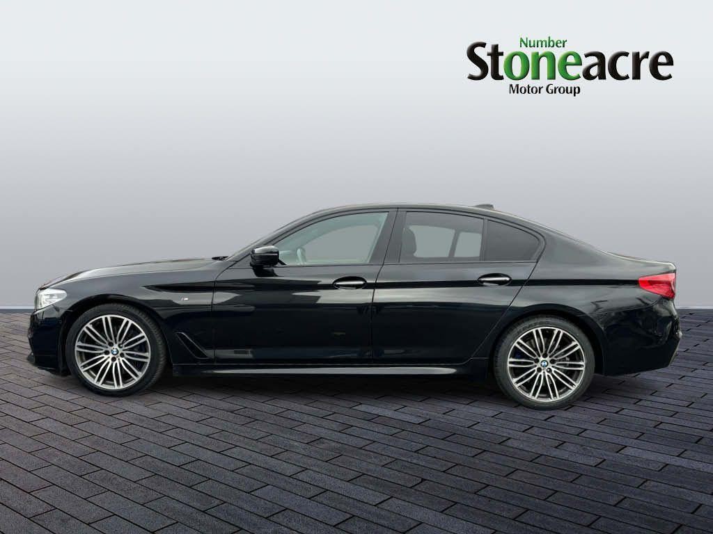 BMW 5 Series Image 4