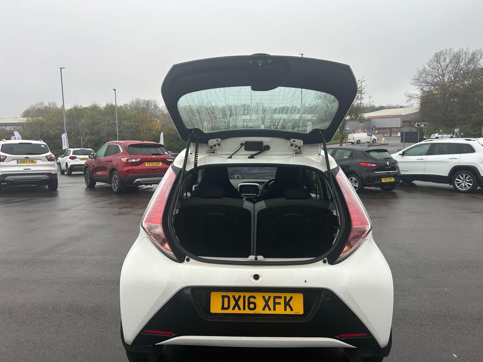 Toyota Aygo Image 10